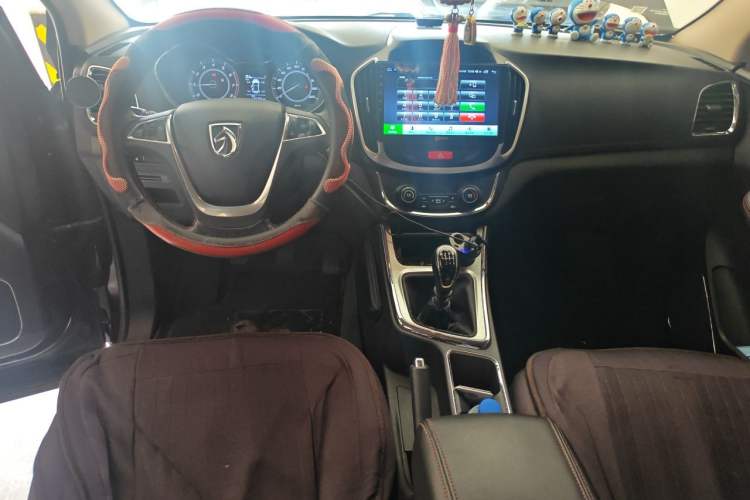 Used Baojun 560 2016 1.8L Manual Luxury Edition Center Console
