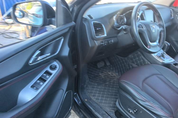 Used Baojun 560 2016 1.8L iAMT Luxury Model Driver Seat