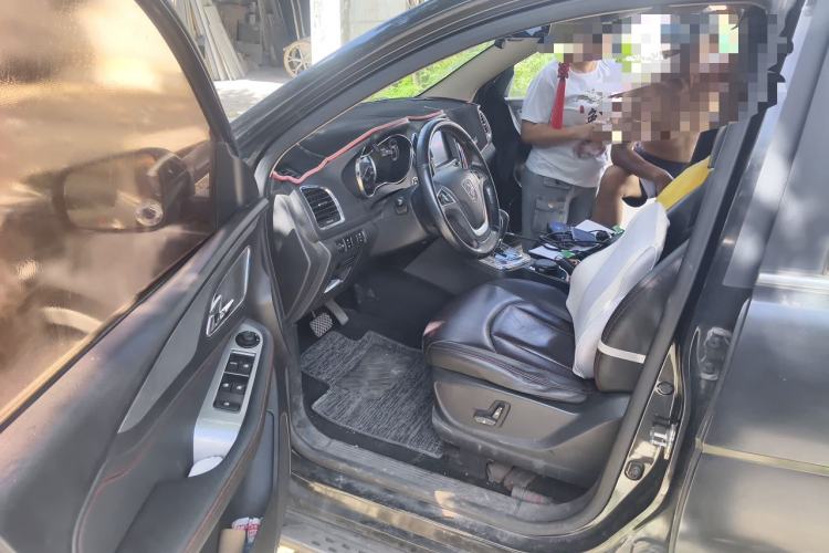 Used Baojun 560 2016 1.8L iAMT Luxury Model Driver Seat