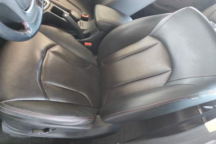 Used Baojun 560 2016 1.8L Manual Luxury Edition Driver Seat