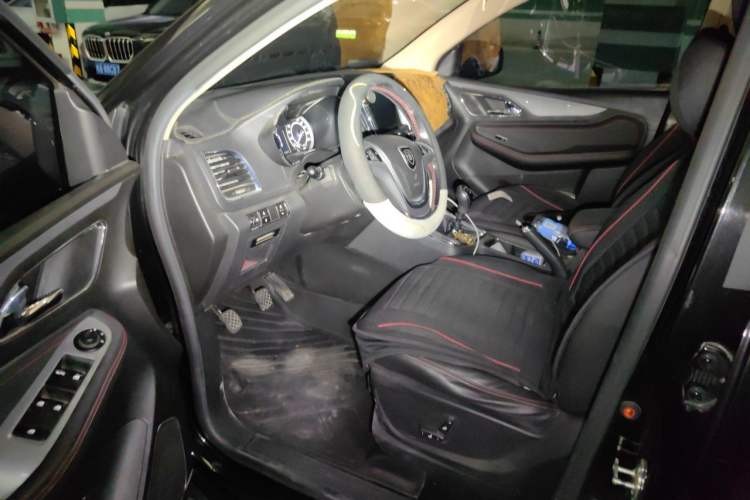 Used Baojun 560 2016 1.5T Manual Luxury Model Driver Seat