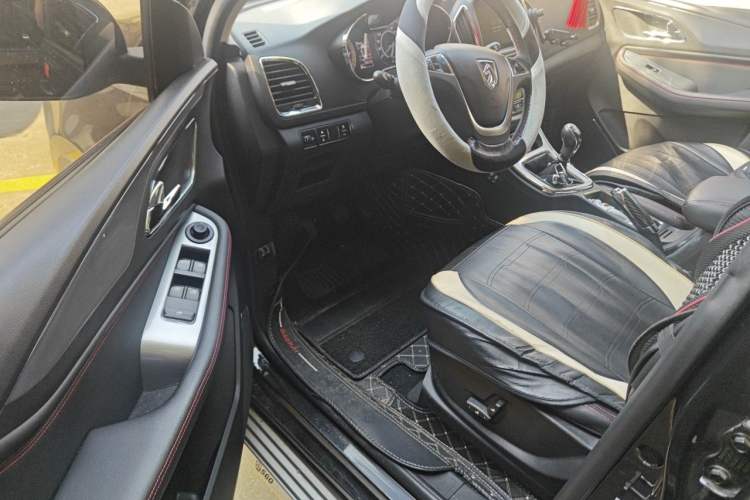 Used Baojun 560 2016 1.8L Manual Luxury Edition Driver Seat