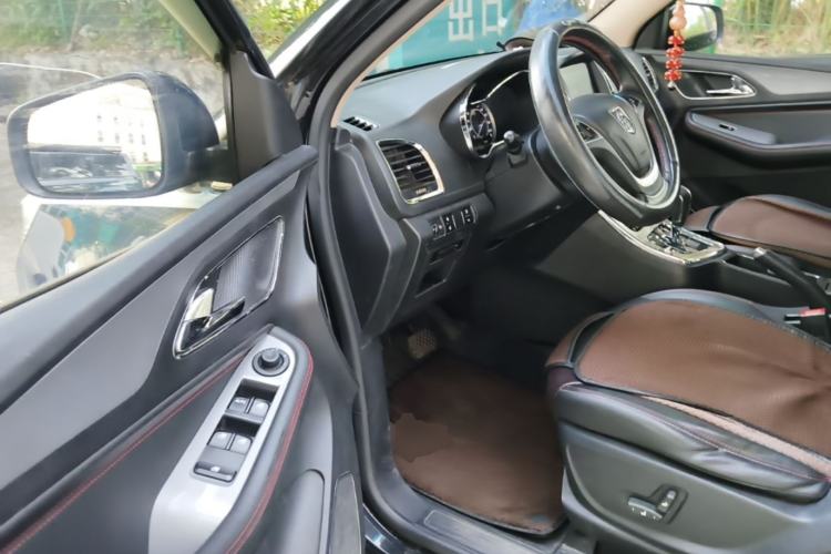 Used Baojun 560 2016 1.8L iAMT Luxury Model Driver Seat