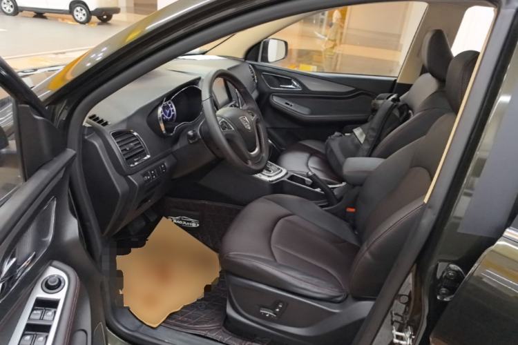 Used Baojun 560 2016 1.8L iAMT Luxury Model Driver Seat