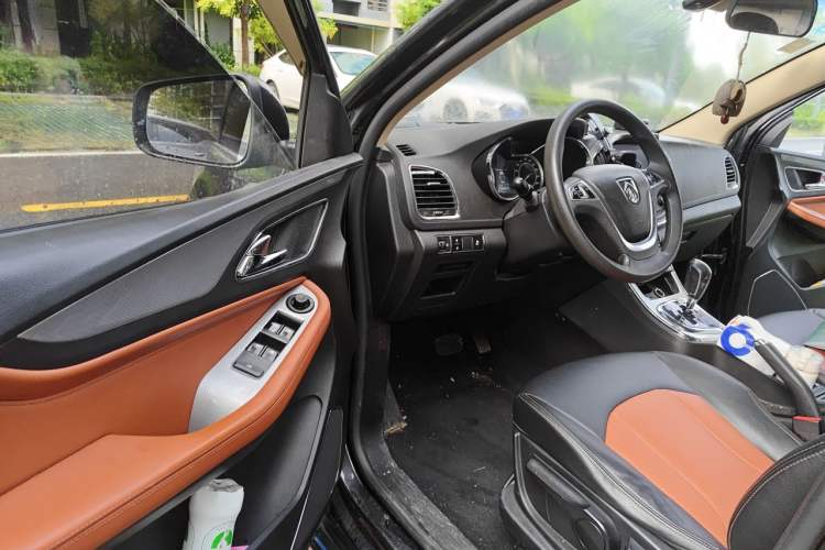 Used Baojun 560 2016 1.8L iAMT Elite Edition Driver Seat