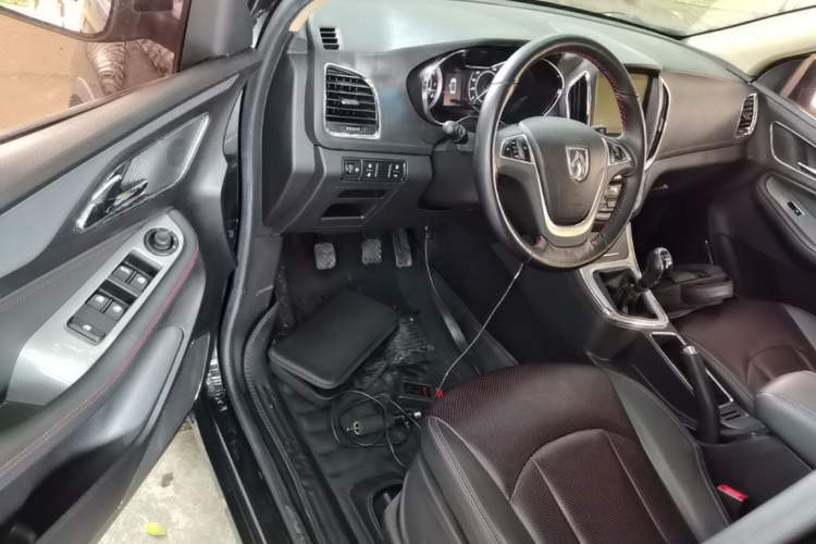 Used Baojun 560 2016 1.5T Manual Luxury Model Driver Seat