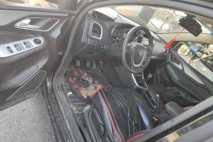 Used Baojun 560 2016 1.5T Manual Comfort Edition Driver Seat