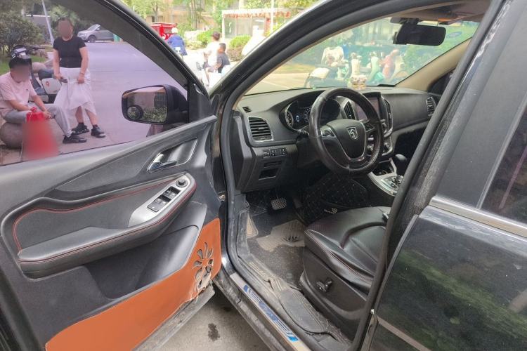 Used Baojun 560 2016 1.8L iAMT Luxury Model Driver Seat