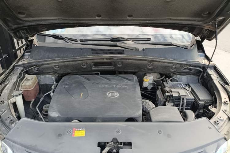 Used Baojun 560 2016 1.8L Manual Luxury Edition Engine Bay
