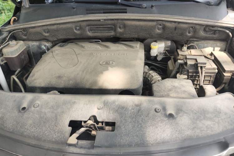 Used Baojun 560 2016 1.8L iAMT Luxury Model Engine Bay