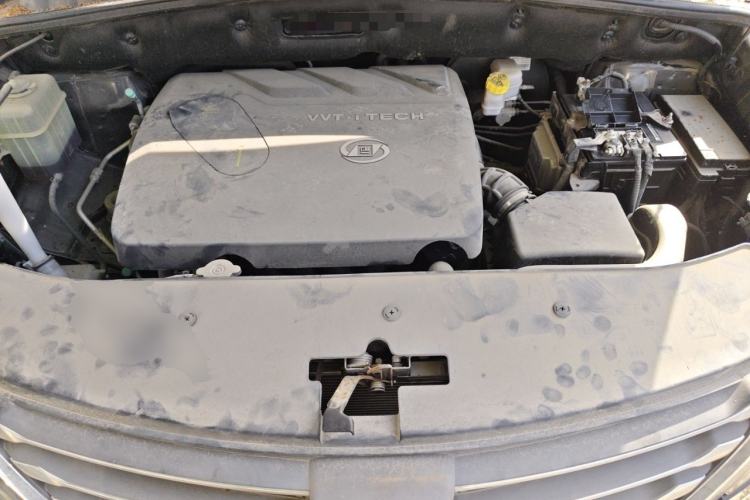 Used Baojun 560 2016 1.8L iAMT Elite Edition Engine Bay