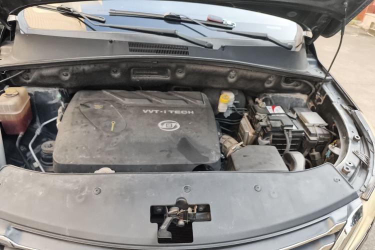 Used Baojun 560 2016 1.8L iAMT Luxury Model Engine Bay