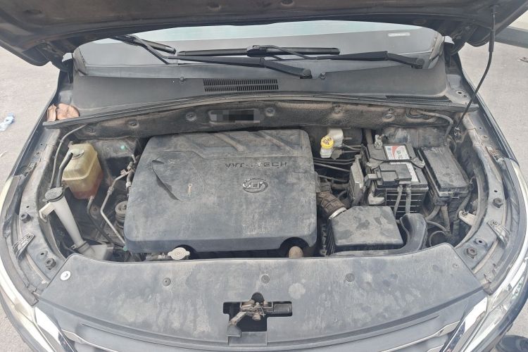 Used Baojun 560 2016 1.8L iAMT Luxury Model Engine Bay