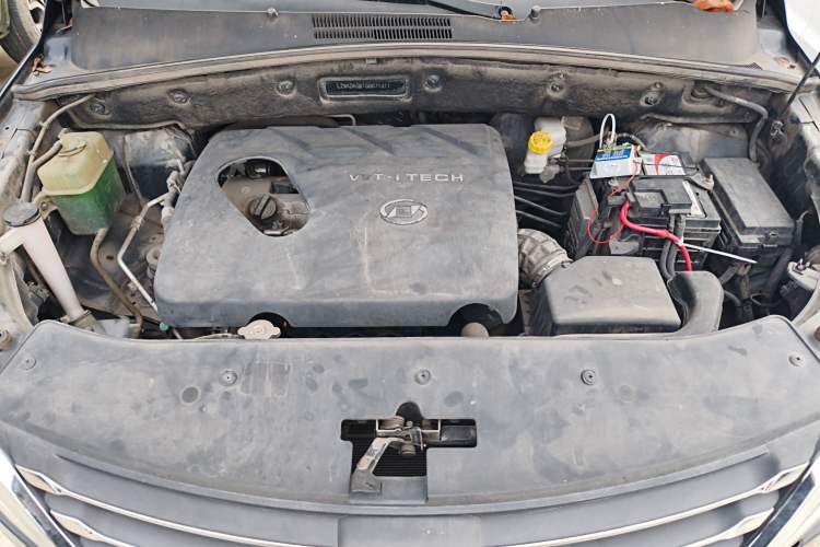 Used Baojun 560 2016 1.8L Manual Luxury Edition Engine Bay