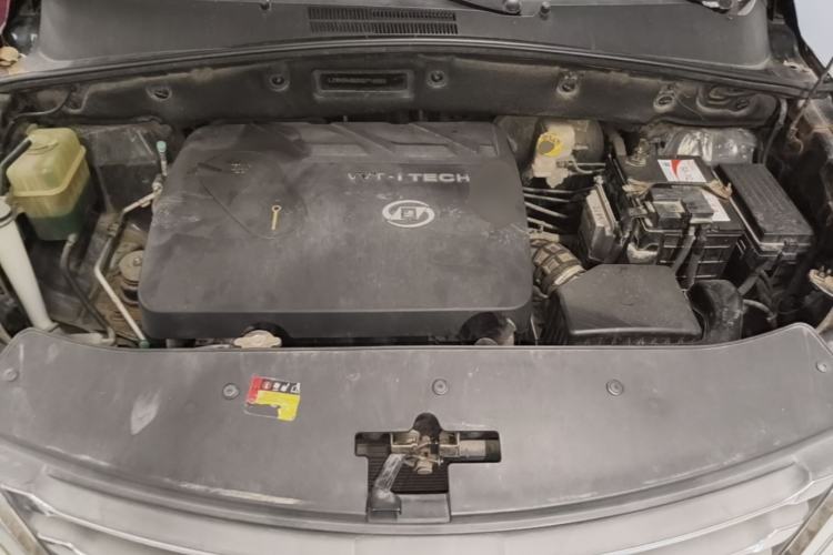 Used Baojun 560 2016 1.8L iAMT Luxury Model Engine Bay