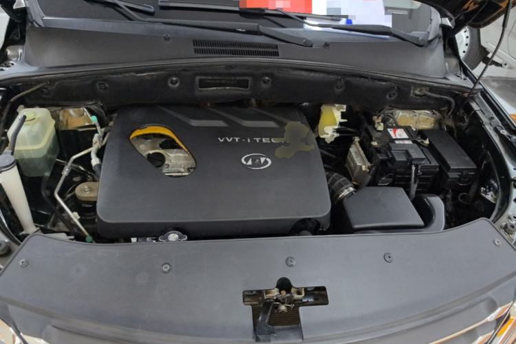 Used Baojun 560 2016 1.8L iAMT Luxury Model Engine Bay
