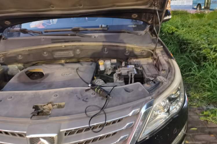 Used Baojun 560 2016 1.8L iAMT Luxury Model Engine Bay Left