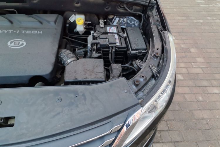 Used Baojun 560 2016 1.8L iAMT Luxury Model Engine Bay Left