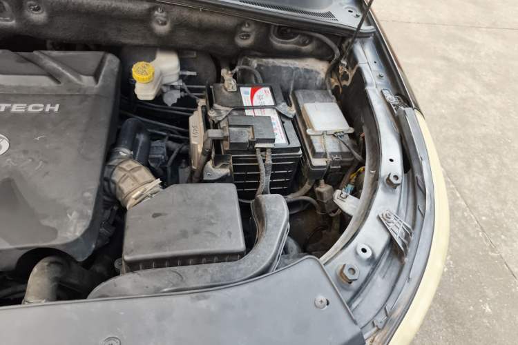 Used Baojun 560 2016 1.8L iAMT Luxury Model Engine Bay Left