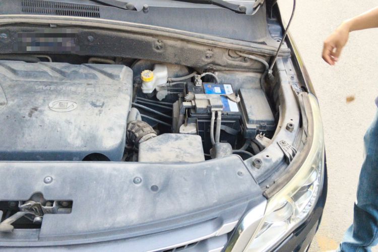 Used Baojun 560 2016 1.8L Manual Elite Edition Engine Bay Left