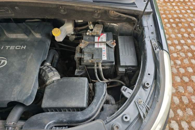 Used Baojun 560 2016 1.8L Manual Luxury Edition Engine Bay Left