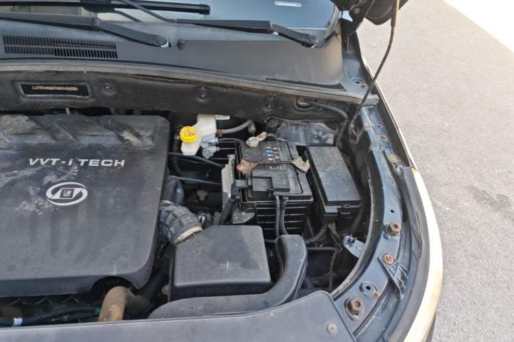 Used Baojun 560 2016 1.8L Manual Luxury Edition Engine Bay Left