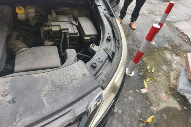 Used Baojun 560 2016 1.8L iAMT Luxury Model Engine Bay Left
