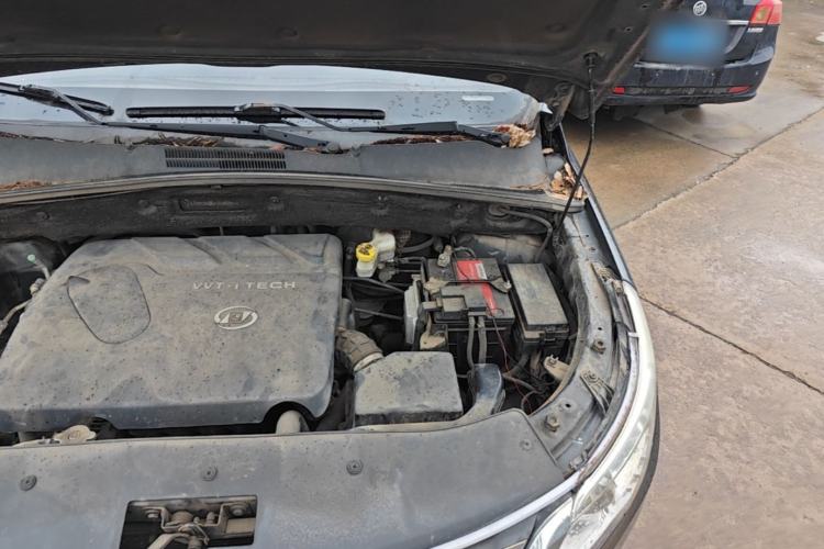 Used Baojun 560 2016 1.8L Manual Luxury Edition Engine Bay Left
