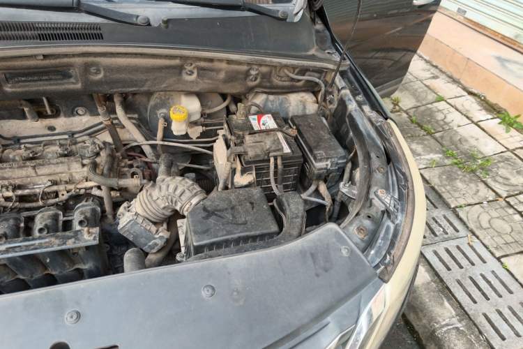 Used Baojun 560 2016 1.8L Manual Elite Edition Engine Bay Left