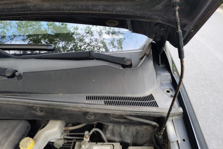 Used Baojun 560 2016 1.8L Manual Luxury Edition Engine Bay Left