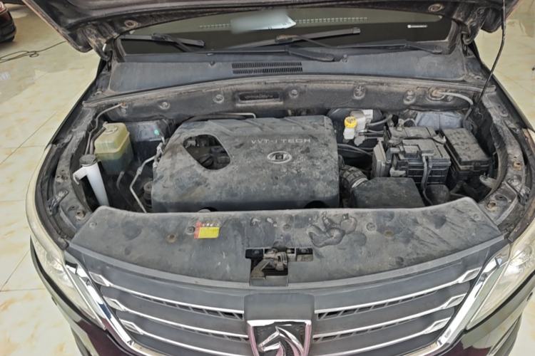 Used Baojun 560 2016 1.8L Manual Luxury Edition Engine Bay