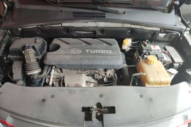 Used Baojun 560 2016 1.5T Manual Comfort Edition Engine Bay