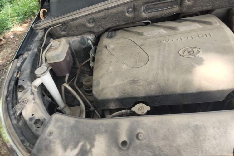 Used Baojun 560 2016 1.8L iAMT Luxury Model Engine Bay Right