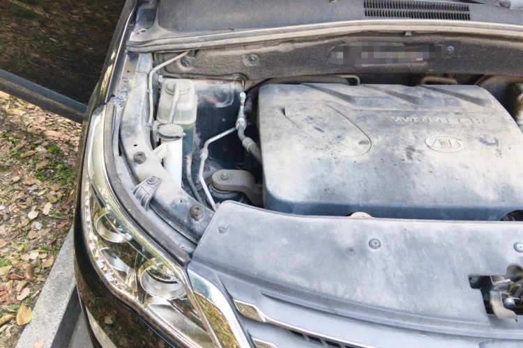 Used Baojun 560 2016 1.8L Manual Elite Edition Engine Bay Right