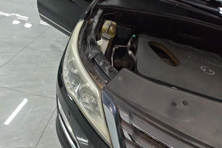 Used Baojun 560 2016 1.8L iAMT Luxury Model Engine Bay Right