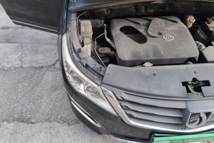 Used Baojun 560 2016 1.8L Manual Luxury Edition Engine Bay Right