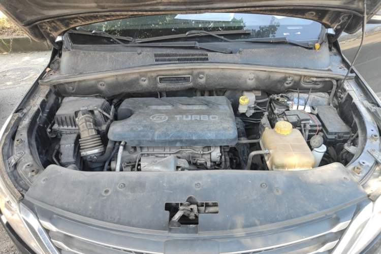 Used Baojun 560 2016 1.5T Manual Comfort Edition Engine Bay