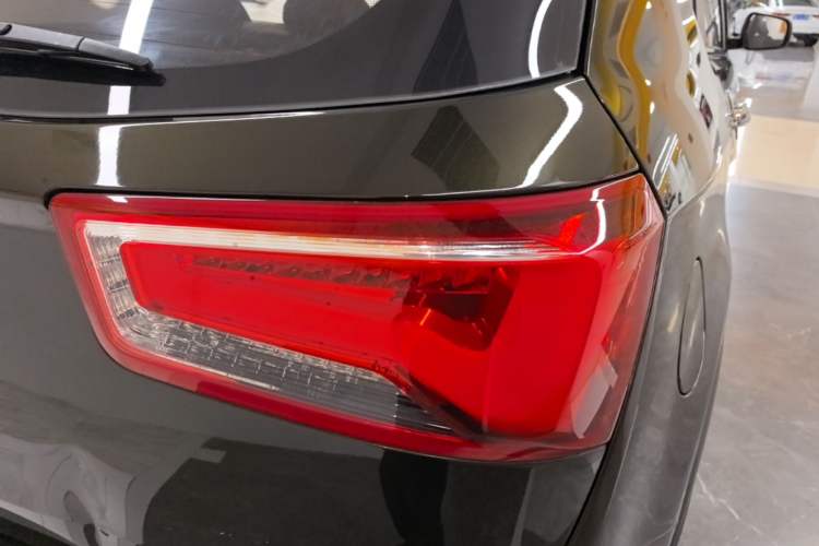 Used Baojun 560 2016 1.8L iAMT Luxury Model Exterior 3