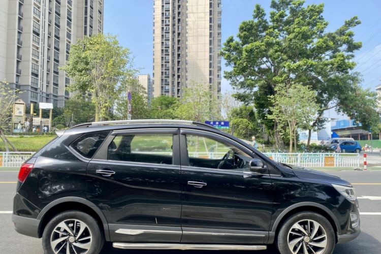 Used Baojun 560 2016 1.8L Manual Luxury Edition Exterior 4