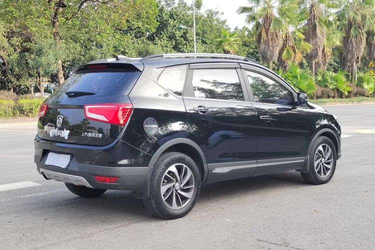 Used Baojun 560 2016 1.5T Manual Luxury Model Exterior 5