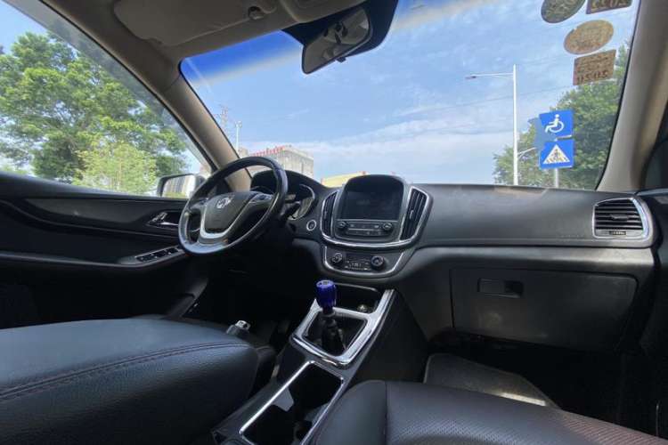 Used Baojun 560 2016 1.8L Manual Luxury Edition Exterior 7