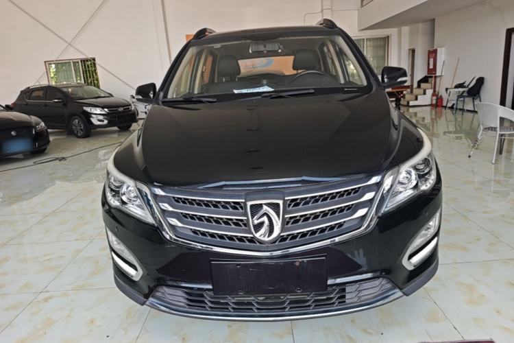 Used Baojun 560 2016 1.8L Manual Luxury Edition Front