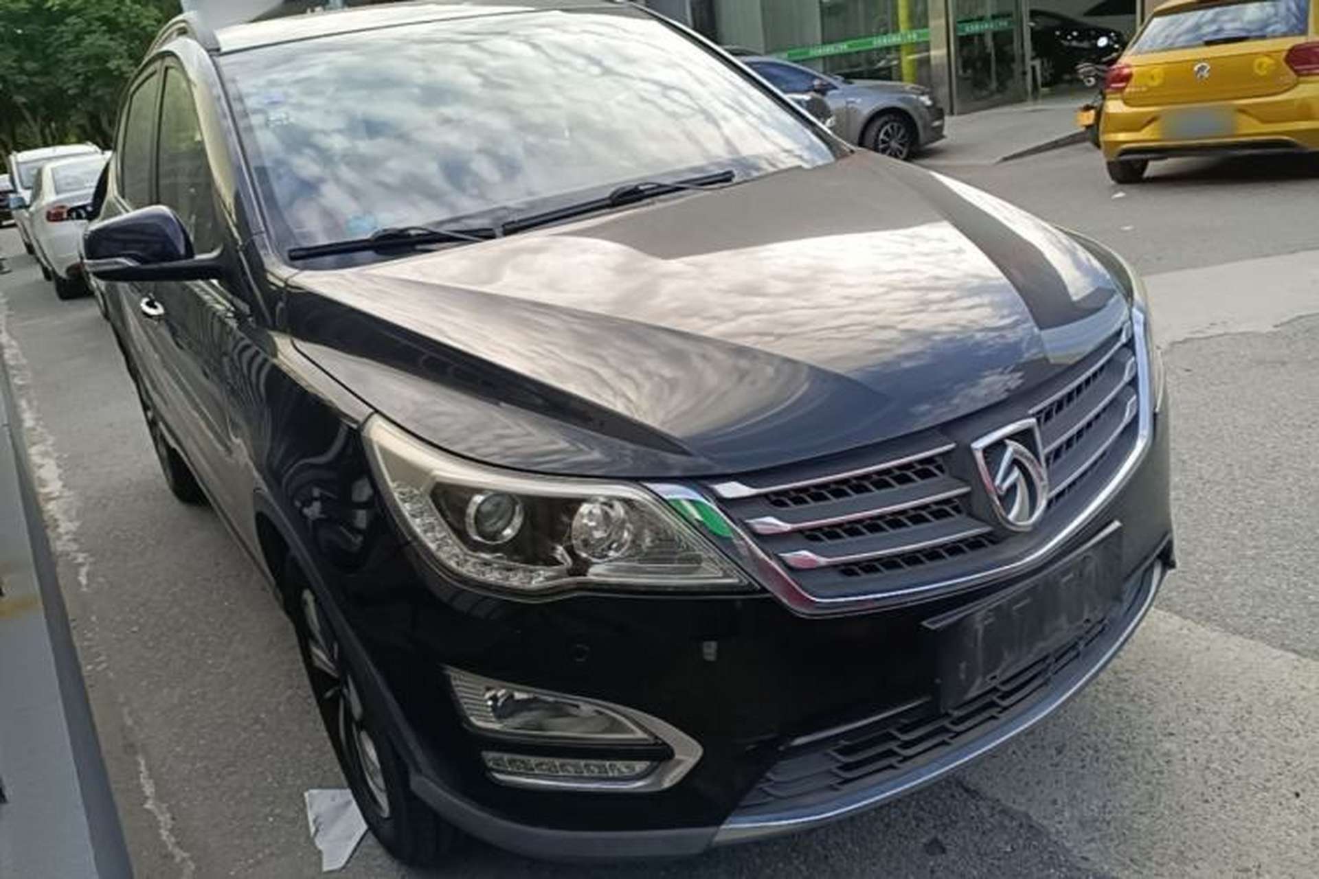 Used Baojun 560 2016 1.8L Manual Luxury Edition Front Right 45 Deg