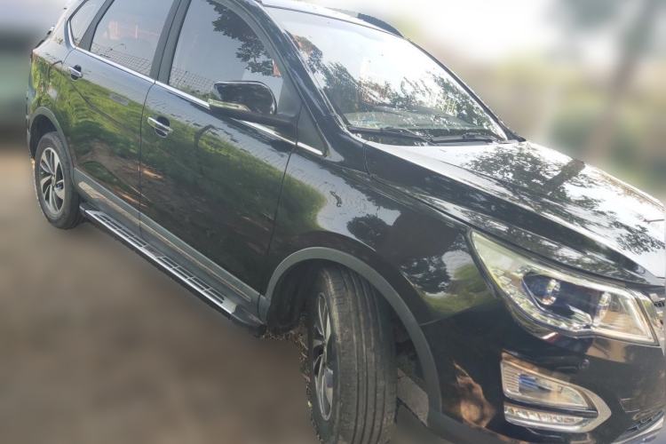 Used Baojun 560 2016 1.8L iAMT Luxury Model Front Right 45 Deg