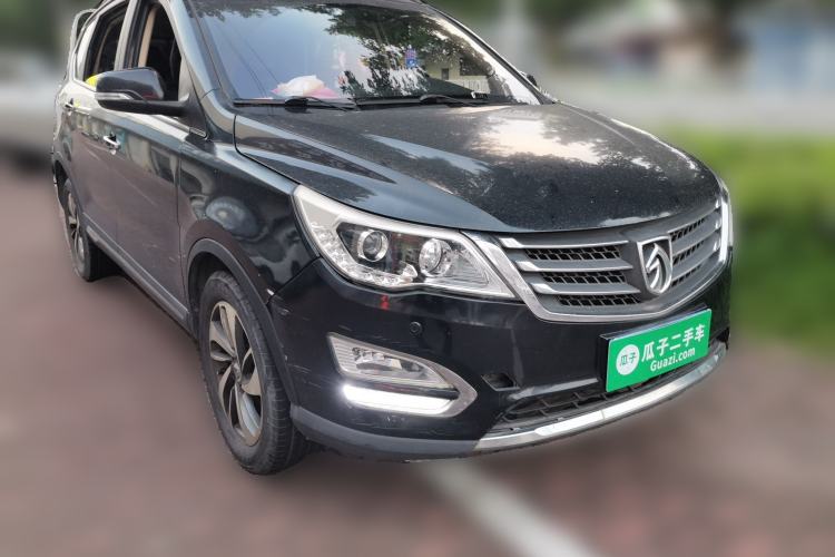 Used Baojun 560 2016 1.8L iAMT Luxury Model Front Right 45 Deg