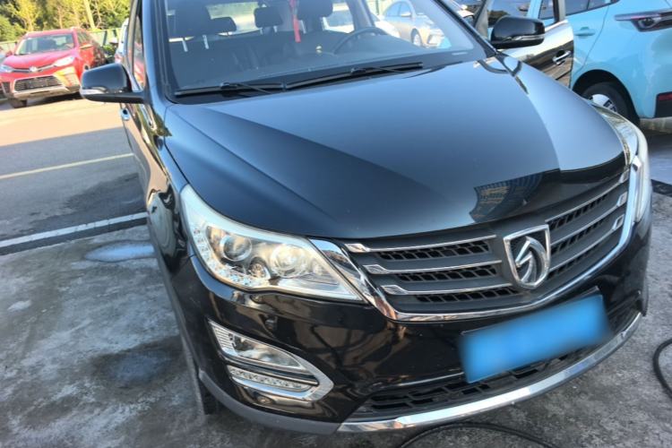 Used Baojun 560 2016 1.8L iAMT Luxury Model Front Right 45 Deg