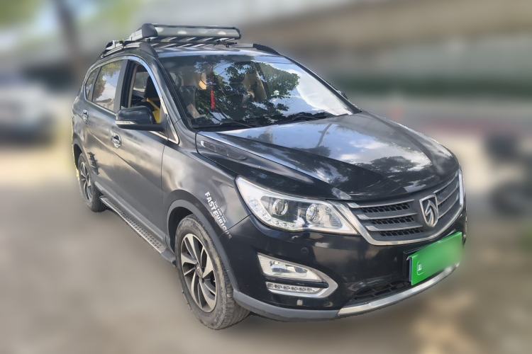 Used Baojun 560 2016 1.8L iAMT Luxury Model Front Right 45 Deg