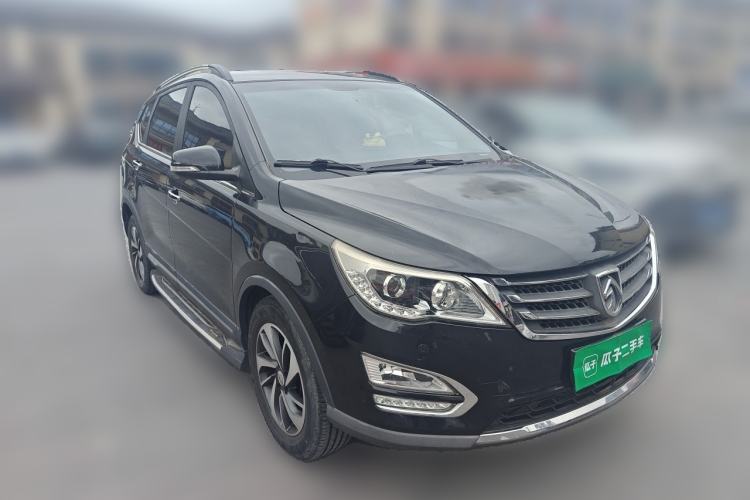 Used Baojun 560 2016 1.8L iAMT Luxury Model Front Right 45 Deg