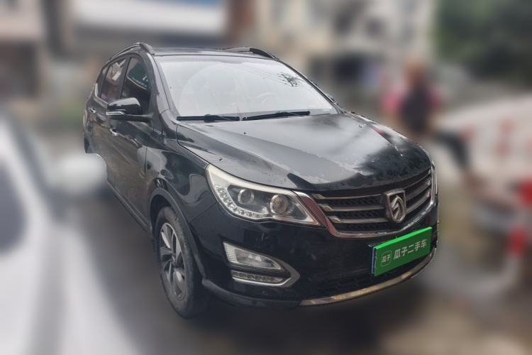 Used Baojun 560 2016 1.8L iAMT Luxury Model Front Right 45 Deg
