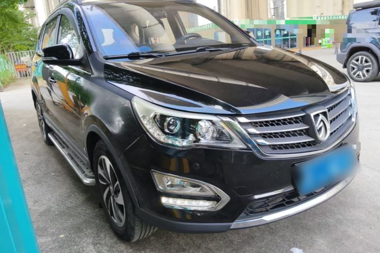Used Baojun 560 2016 1.8L iAMT Luxury Model Front Right 45 Deg